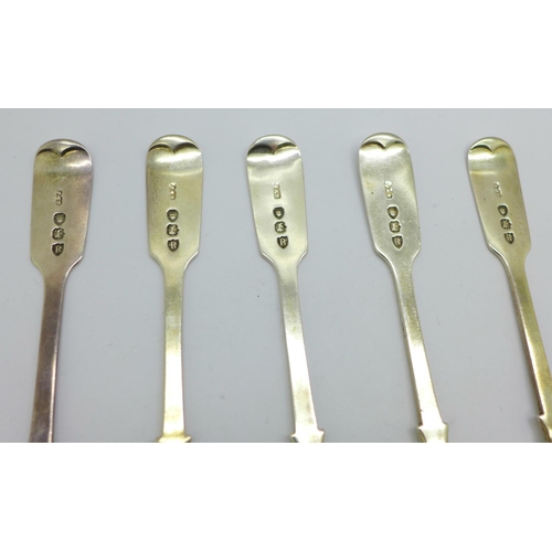 918 - Five Victorian silver teaspoons, 125g