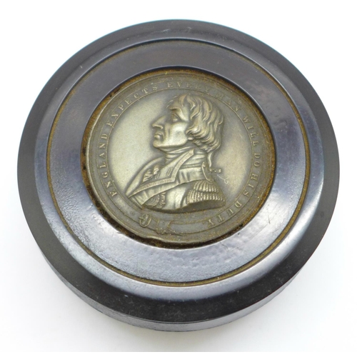 919 - A modern snuff box commemorating Admiral Nelson