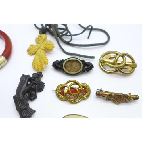 925 - A collection of jewellery including jet, a Nanny pin brooch, a bangle, etc.