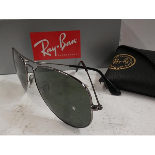 3078 - Rayban 3025 001/51 58X14 sun glasses  (224-137) * This lot is subject to VAT