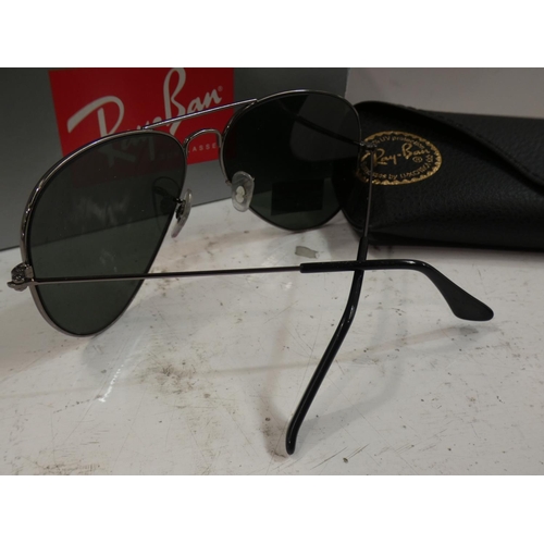 3078 - Rayban 3025 001/51 58X14 sun glasses  (224-137) * This lot is subject to VAT