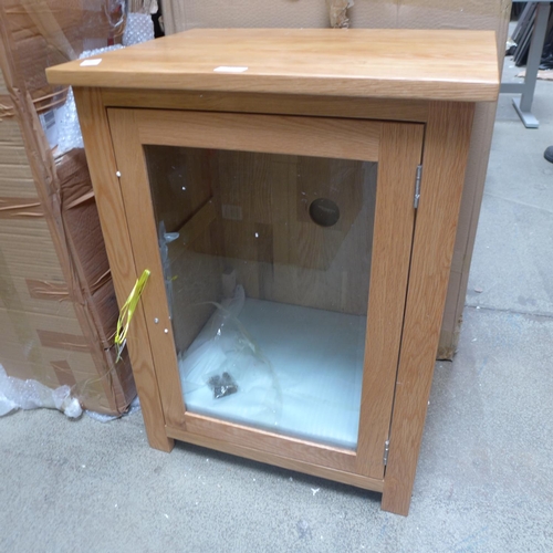 1772 - An oak  hi-fi cabinet * this lot is subject to VAT