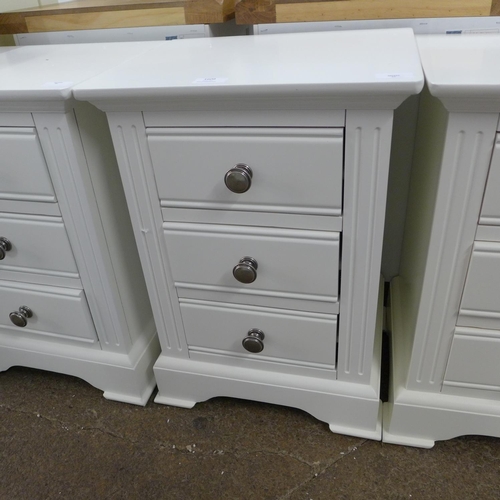 1609 - A Banbury white painted large bedside table (BP-LBSC-W) * This lot is subject to VAT