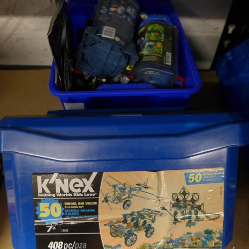 2186 - Box of Lego 'Bionicle' and a tub of K'nex