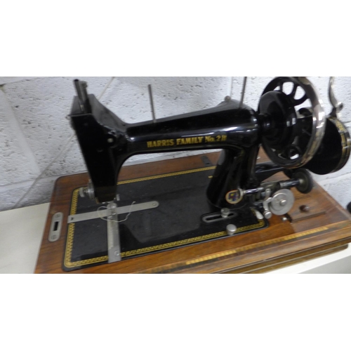 2229 - Harris Family No. 2H vintage manual sewing machine in lockable case