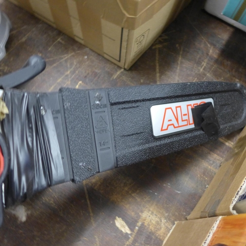 2252 - Al-ko electric chainsaw - no power cable