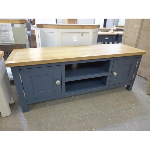 1635 - A Rutland blue painted oak large TV unit (RA-LTV-B) * This lot is subject to VAT