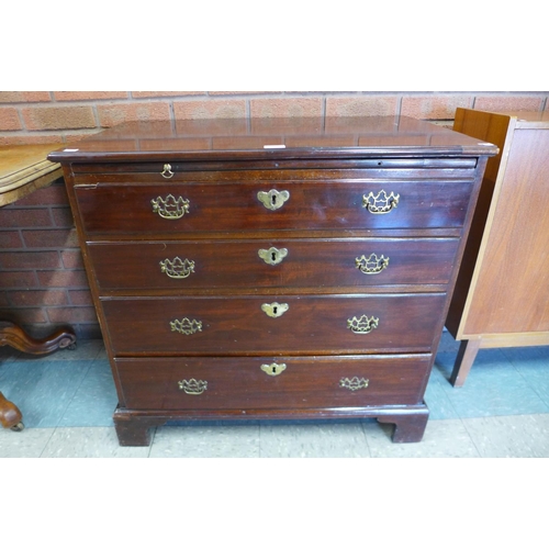 134 - A George II mahogany bachelors chest of drawers