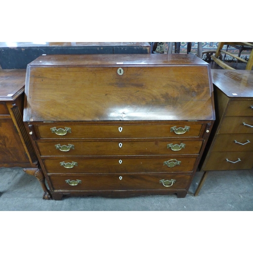 226 - A George III mahogany bureau