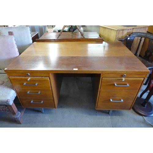 260 - A Linear oak desk