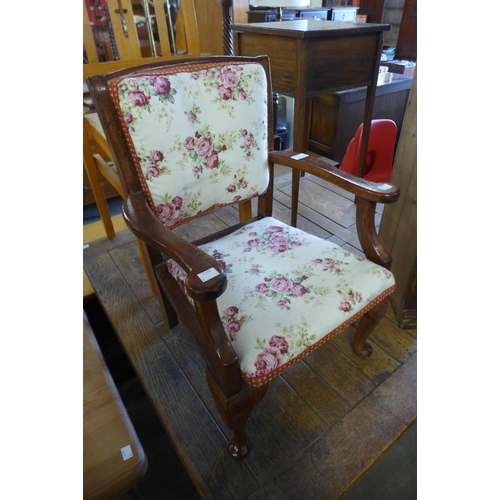 313 - A Victorian mahogany upholstered child's chair