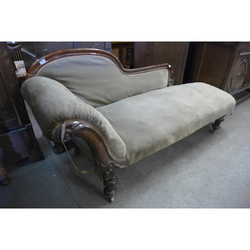 340 - A Victorian mahogany and upholstered chaise longe