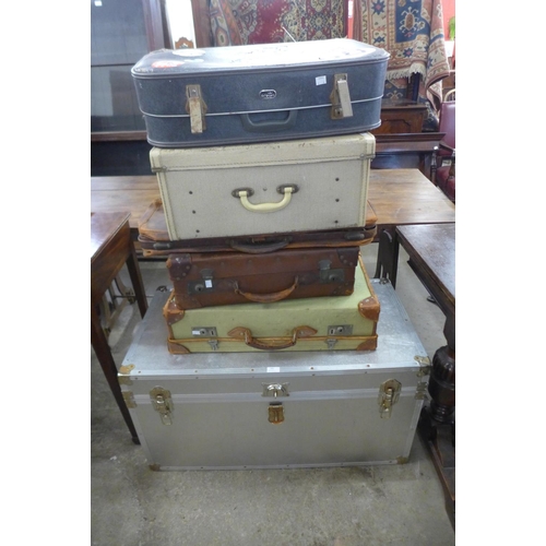 345 - Five vintage cases and an aluminium travel trunk