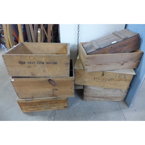 362 - Assorted wooden crates