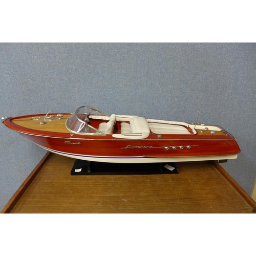 369 - A model speed boat