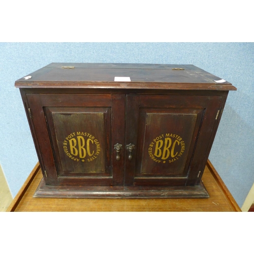 69 - A B.B.C mahogany table top cabinet