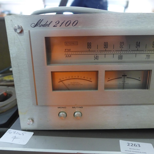 2262 - Marantz model 2100 stereophonic tuner