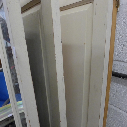 2274 - Solid wood doors, 1 mirrored door