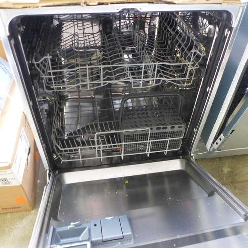 87 - AEG Fully Integrated Dishwasher H818xW596xD550 , RRP £310 inc. VAT * VAT will be added to the hammer... 