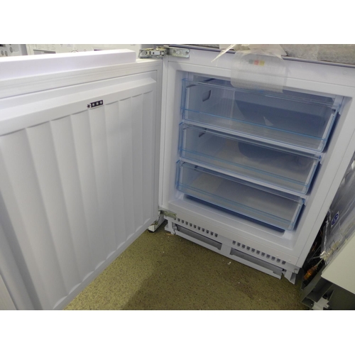 108 - Zanussi  Under Counter Fridge H815xW596xD550 - model no.:- ZQA14030DV, RRP £398 inc. VAT - damaged *... 