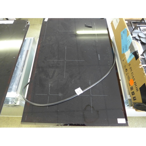 124 - Bosch  Induction 5 Zone Hob H51xW802xD522 - model no.:- PVW851FB5E, RRP £859 inc. VAT - damaged glas... 