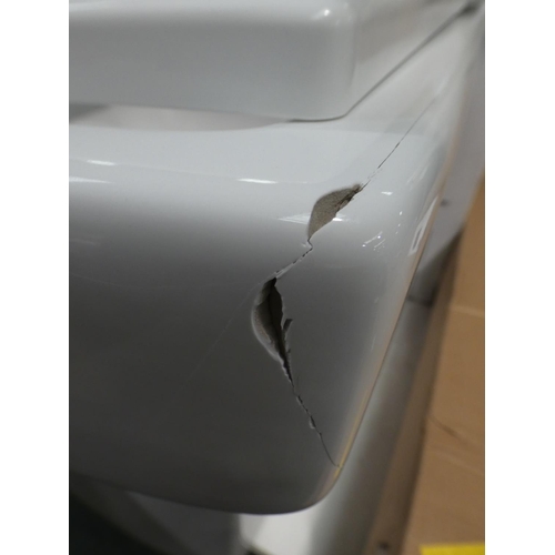 3151 - An Aqua Close coupled toilet with system (toilet cracked) * This lot is subject to VAT