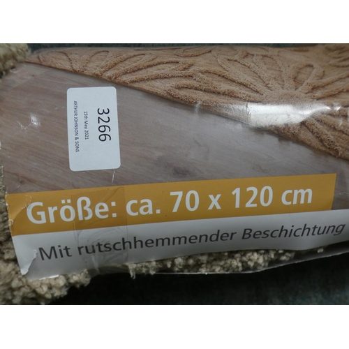 3266 - A beige floral bath mat (70cm x 120cm) * This lot is subject to VAT