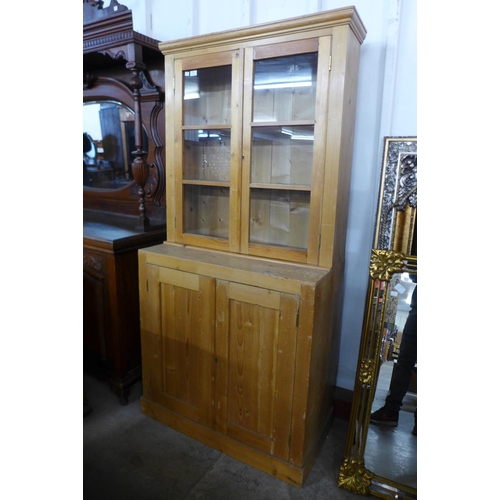 58 - A Victorian style pine bookcase