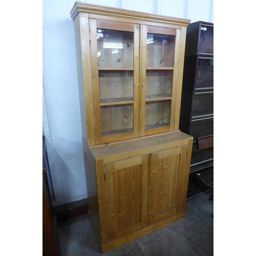 58 - A Victorian style pine bookcase