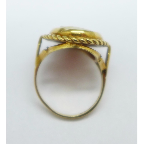 1032 - A 9ct gold cameo ring, 4.4g, L