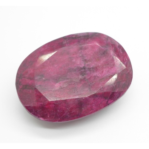 1118 - A large collectable 462.60ct oval shape mixed cut natural ruby gemstone, with Gemological Laboratory... 