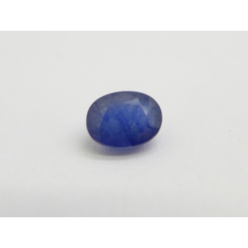 1124 - An unmounted sapphire, 2.3carat weight