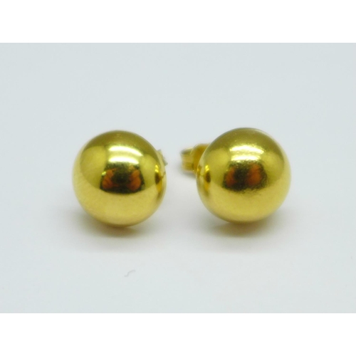 1159 - A pair of 18ct gold earrings, 2.5g