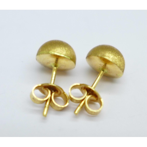 1170 - A pair of yellow metal earrings, marked 750 and 375, 2.2g