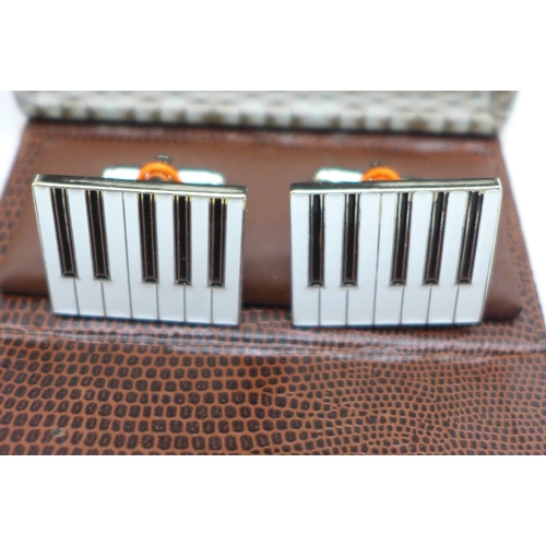 645 - A collection of cufflinks