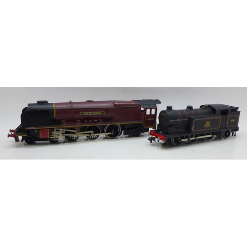 652 - A Hornby OO gauge City of London locomotive and one other