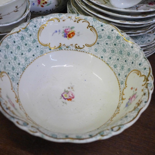 662 - An early Victorian Coalport tea set, six setting with cream, lidded sugar bowl, slop bowl and two se... 