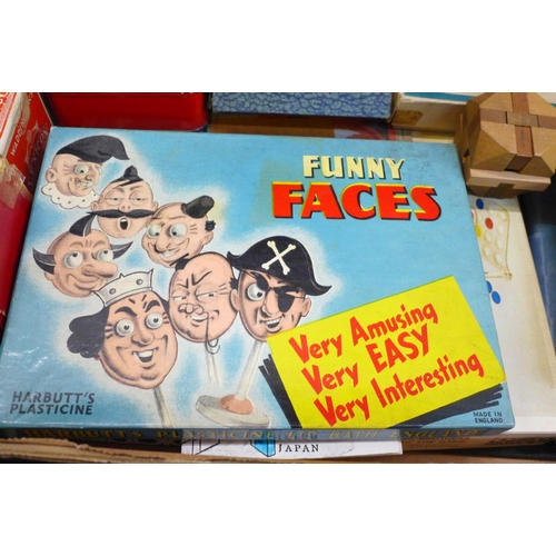 753 - A collection of vintage parlour games, etc.