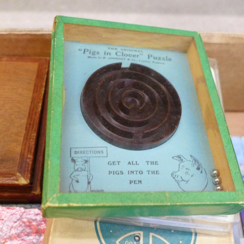 753 - A collection of vintage parlour games, etc.