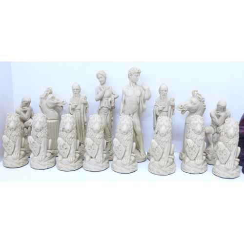 819 - A set of chess pieces