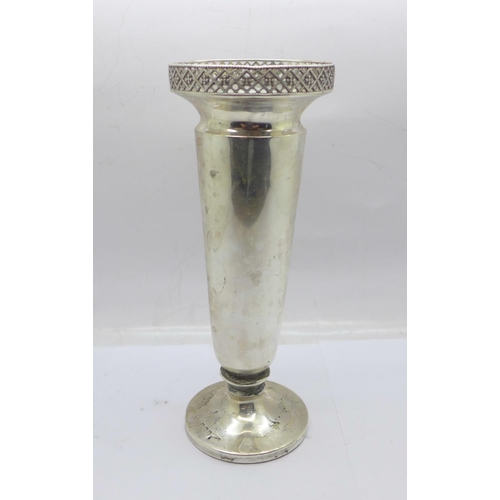 851 - A silver vase, repaired at the stem, 18cm