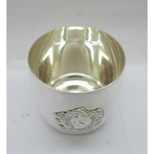 853 - A silver tumbler cup, 154g