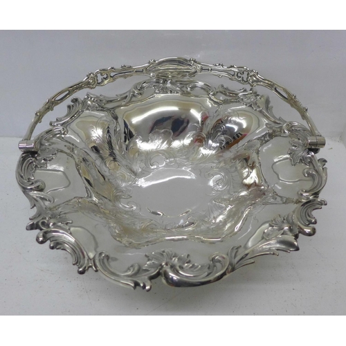 863 - A Victorian silver swing handled dish, Sheffield 1839, 1115g