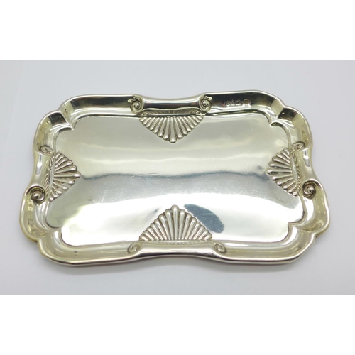 867 - A silver card tray, Chester 1903, 73g, 9cm x 14cm