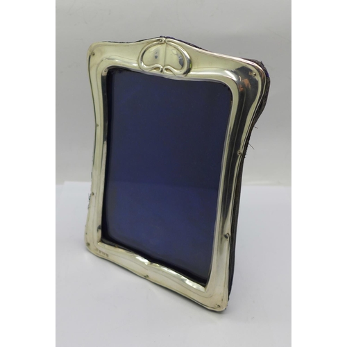 869 - An Art Nouveau silver photograph frame, Birmingham 1902, height 16cm