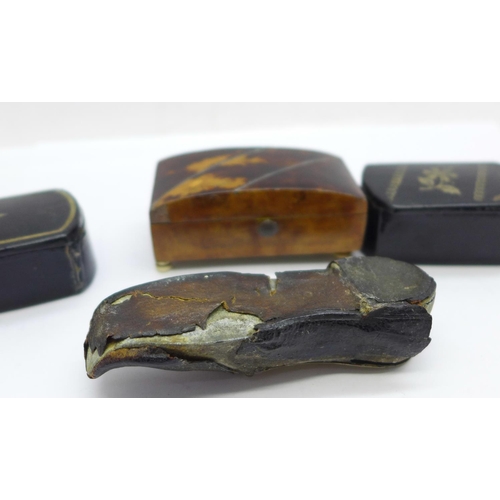 879 - Two snuff boxes, a tortoiseshell box, a/f, and a novelty shoe vesta case, a/f