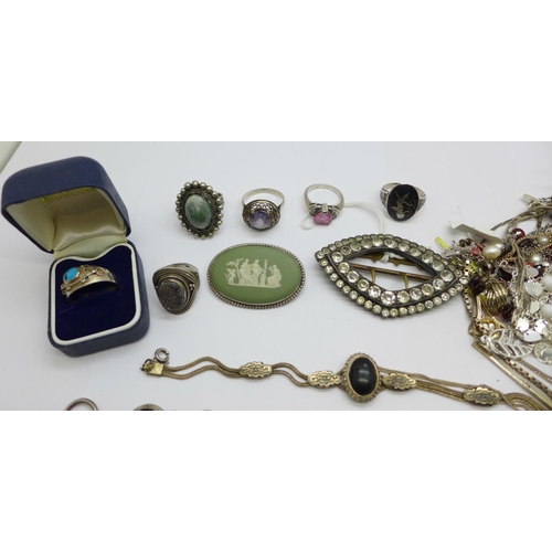 902 - Silver jewellery, a tigers eye necklace and a paste buckle