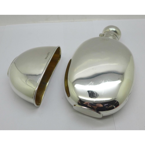 908 - A large silver hip flask, Sheffield 1930, Walker & Hall, 264g