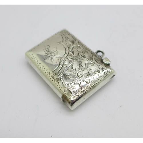 916 - A silver vesta case, Birmingham 1900