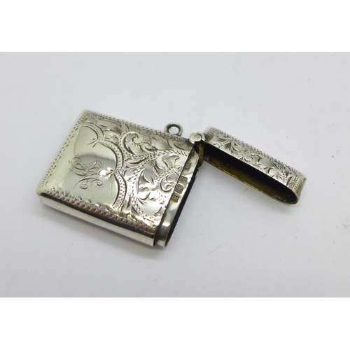 916 - A silver vesta case, Birmingham 1900